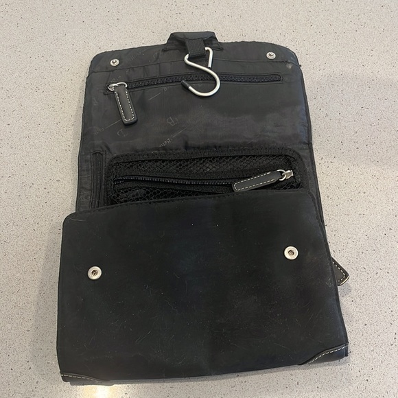 Car Storage - Picture 2 of 4